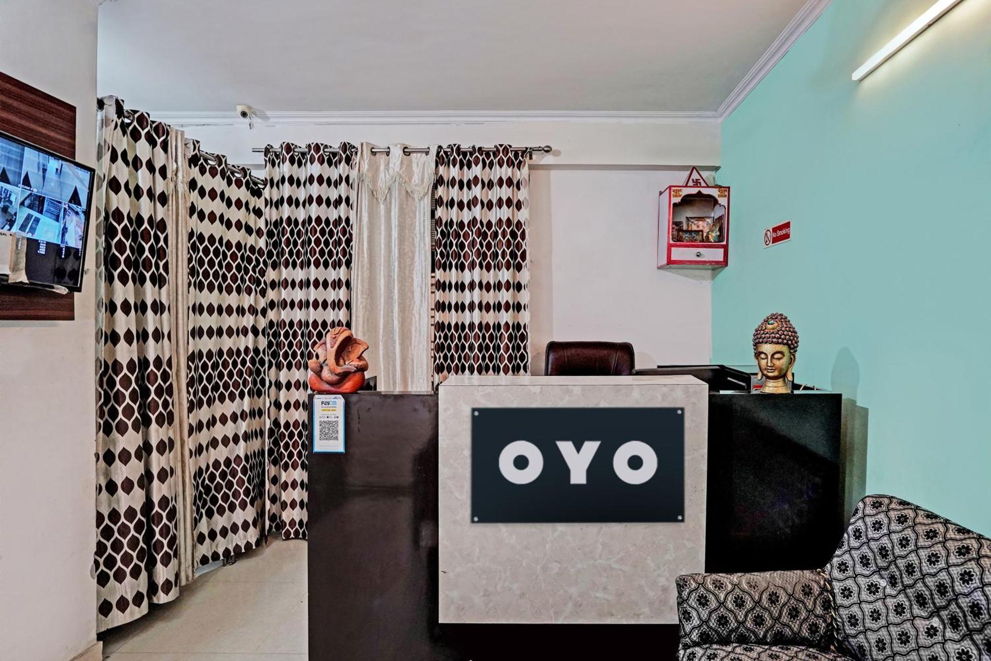 Hotel O Golden Imperial Большая Нойда Экстерьер фото